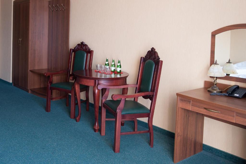Hotel Hetmanski Рава Мазовецка Стая снимка